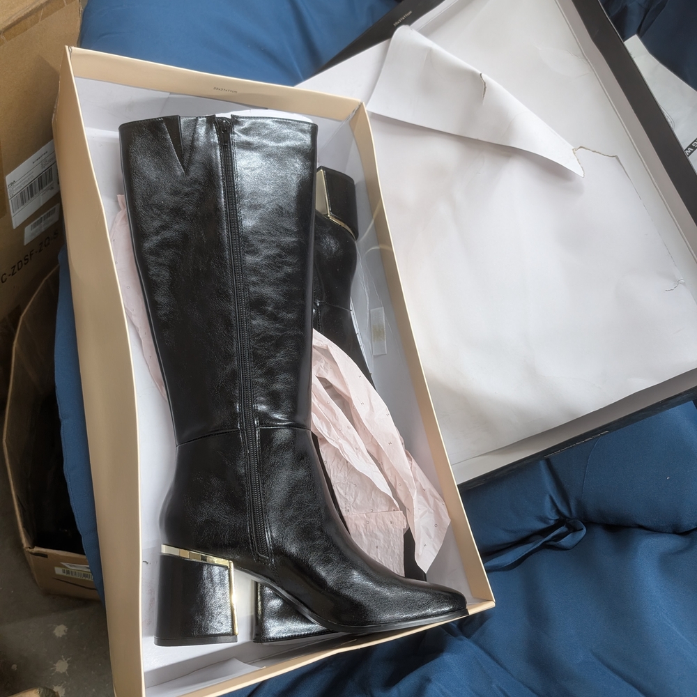 BCBGeneration Seena Women Sz 8.5 Brand-new Shiny Black Gold Trimmed Heeled Boots